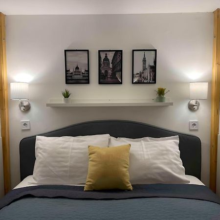 R172 Elitehost Raday Studio Apartment Budapeste Exterior foto