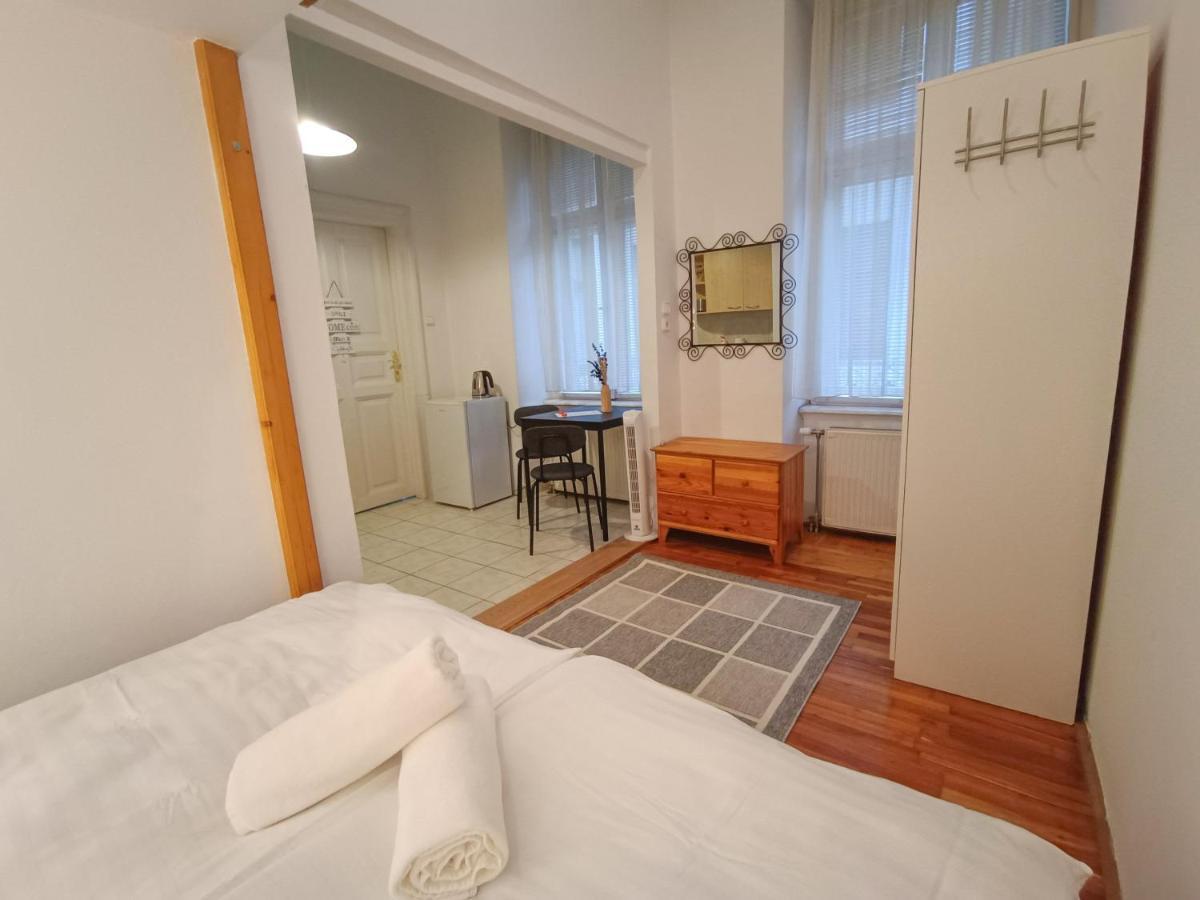 R172 Elitehost Raday Studio Apartment Budapeste Exterior foto